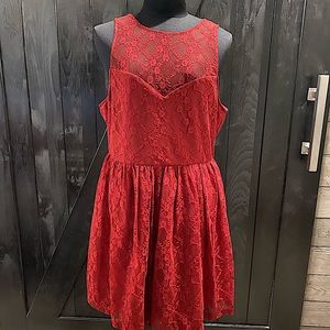 Forever 21 burgundy lace dress size large in great condition